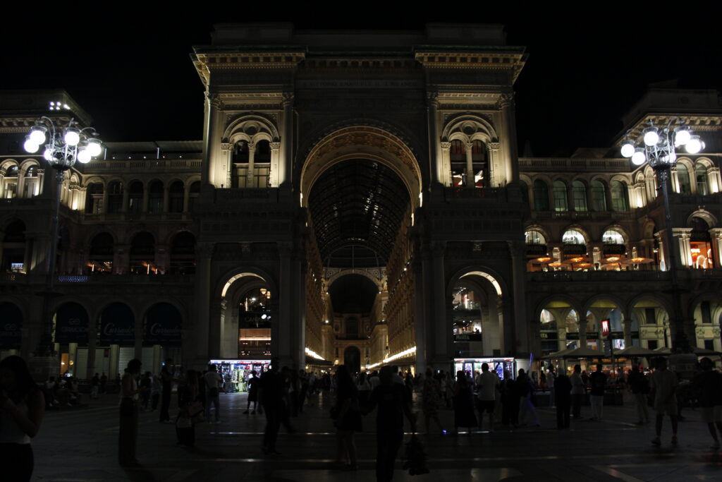 Milan, photo 5 of 6